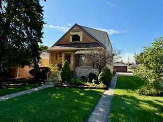 7425 W Devon Avenue, Chicago, IL 60631
