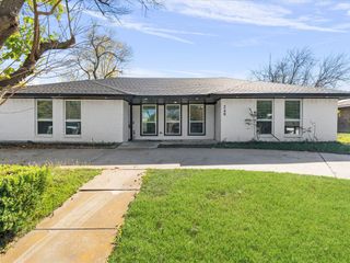 240 Wesley Drive, Desoto, TX 75115