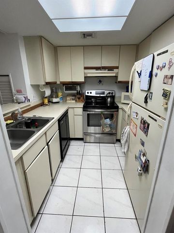 2101 Champions Way, North Lauderdale, FL 33068