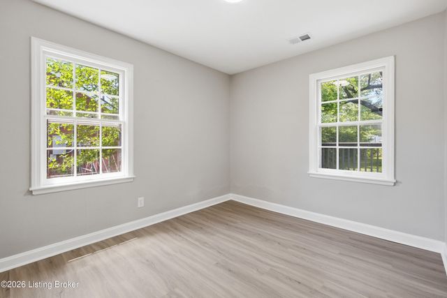 1019 W Indian Trail, Louisville, KY 40213