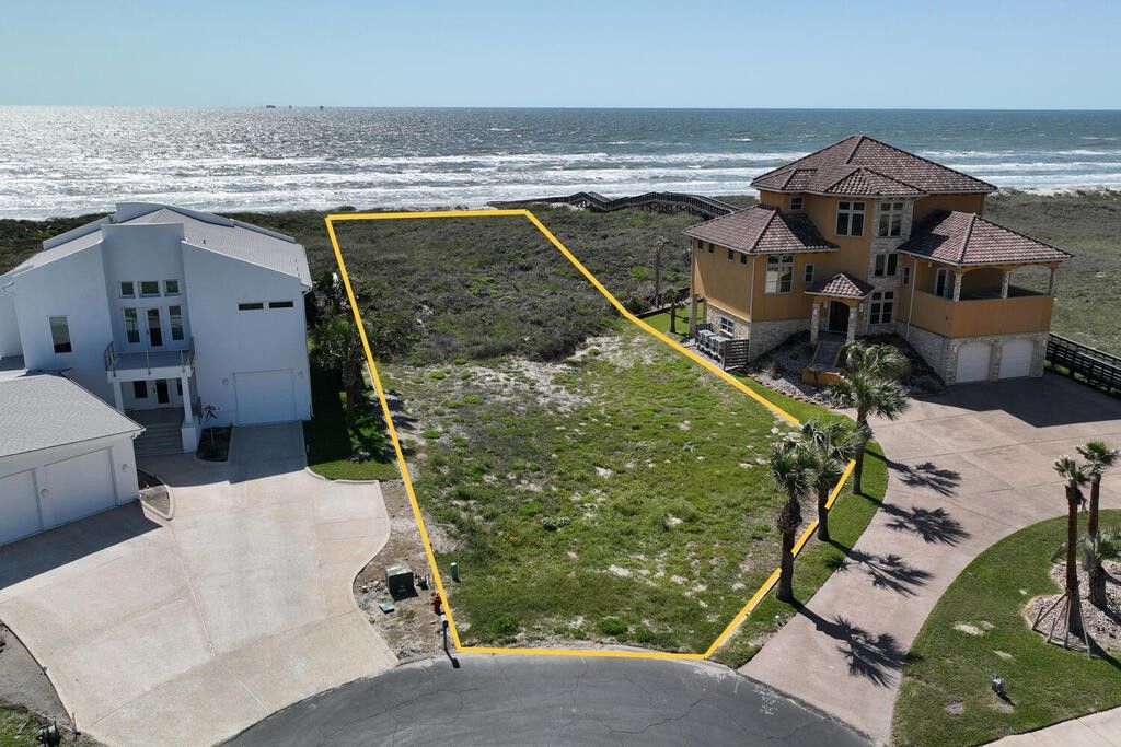 101 Beach View Dr, Port Aransas, TX 78373 — exterior