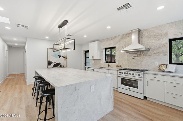 717 W VIRGINIA Avenue, Phoenix, AZ 85007
