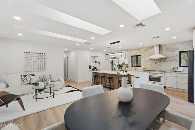 717 W VIRGINIA Avenue, Phoenix, AZ 85007