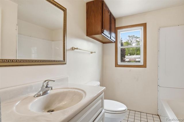 43625 Harris Road, Belleville, MI 48111