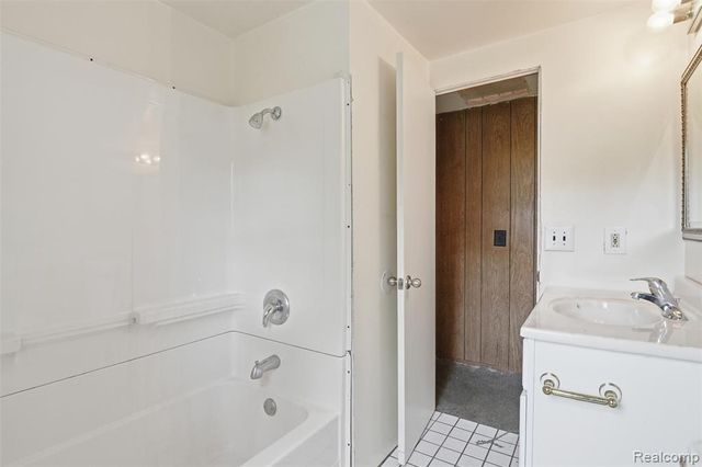 43625 Harris Road, Belleville, MI 48111