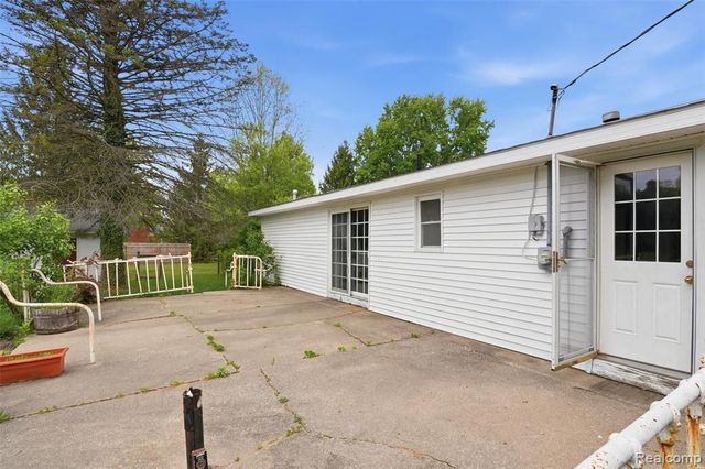43625 Harris Road, Belleville, MI 48111