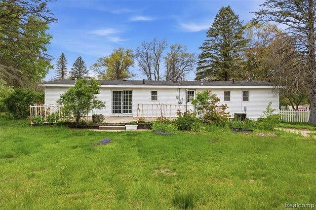 43625 Harris Road, Belleville, MI 48111