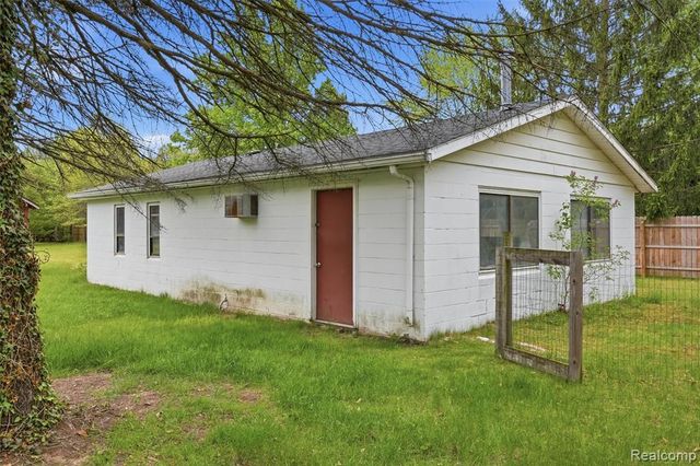 43625 Harris Road, Belleville, MI 48111