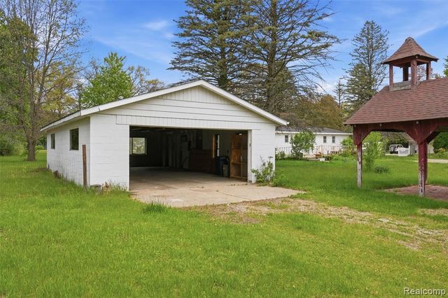 43625 Harris Road, Belleville, MI 48111
