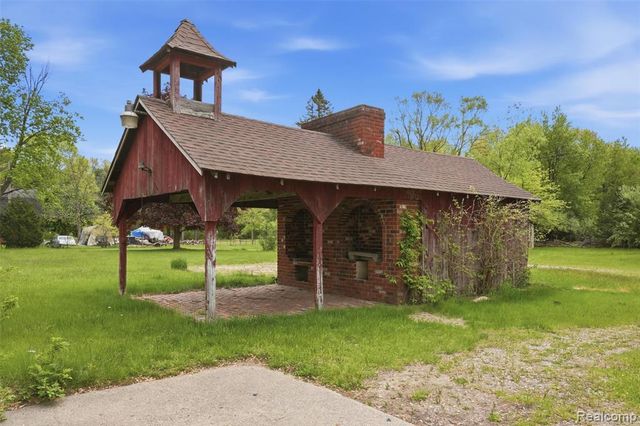43625 Harris Road, Belleville, MI 48111