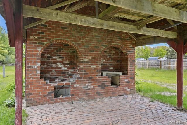 43625 Harris Road, Belleville, MI 48111