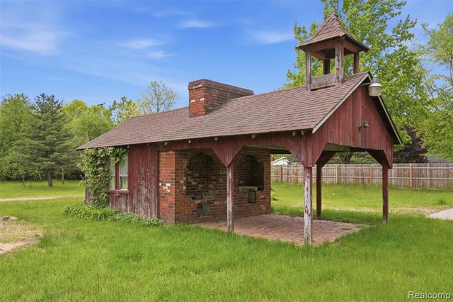 43625 Harris Road, Belleville, MI 48111