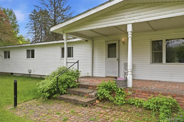 43625 Harris Road, Belleville, MI 48111