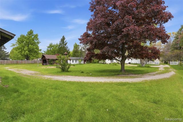 43625 Harris Road, Belleville, MI 48111