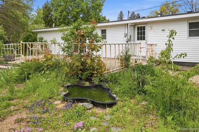 43625 Harris Road, Belleville, MI 48111