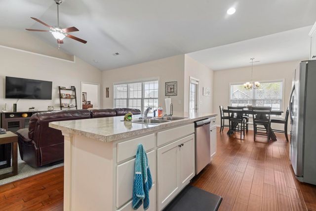 4104 Woodcliffe Dr., Conway, SC 29526