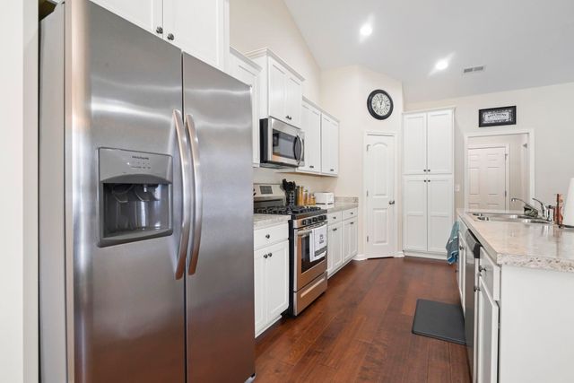 4104 Woodcliffe Dr., Conway, SC 29526