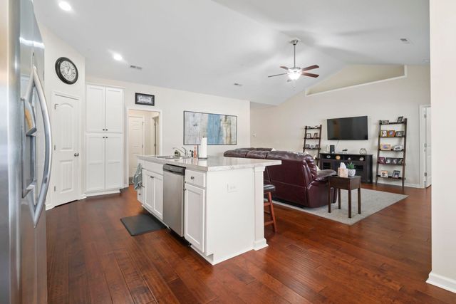 4104 Woodcliffe Dr., Conway, SC 29526