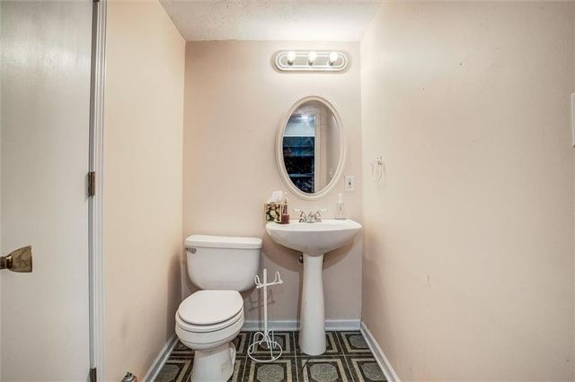 1309 SW Shawnee Street, Blue Springs, MO 64015