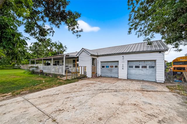 1013 Battlebell Road, Highlands, TX 77562
