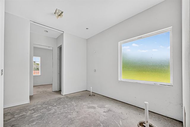 1013 Battlebell Road, Highlands, TX 77562