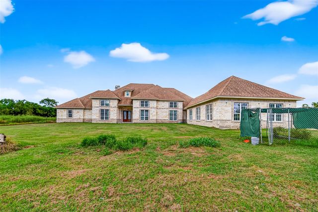 1013 Battlebell Road, Highlands, TX 77562