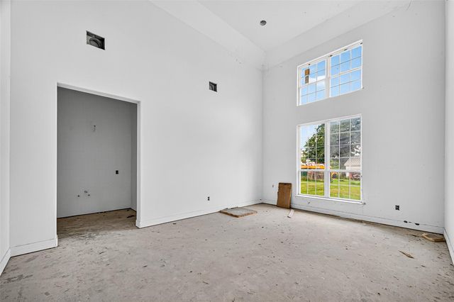 1013 Battlebell Road, Highlands, TX 77562