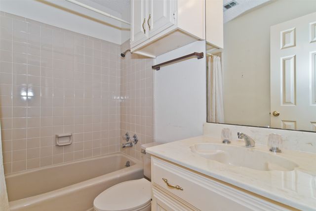 748 Arbor Creek Drive, Desoto, TX 75115