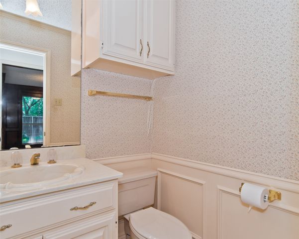 748 Arbor Creek Drive, Desoto, TX 75115