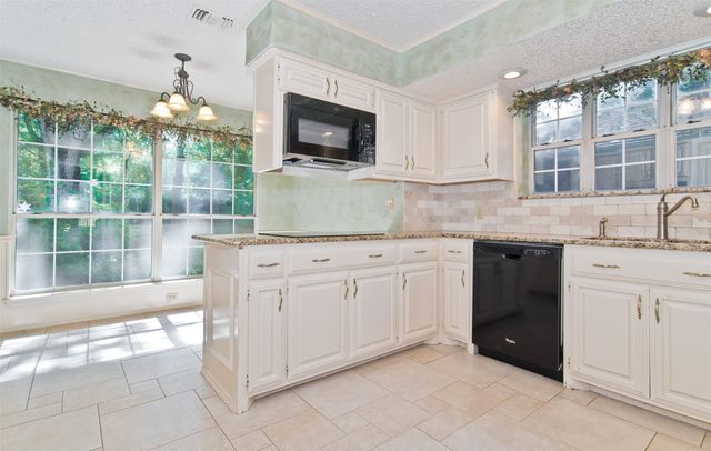 748 Arbor Creek Drive, Desoto, TX 75115