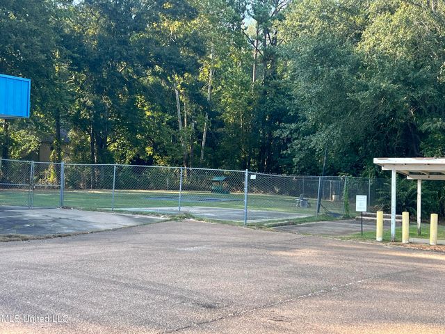 5555 Robinson Road, Jackson, MS 39204