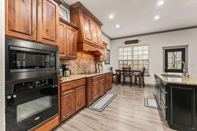 14 Holcombe Lane, Bella Vista, AR 72714