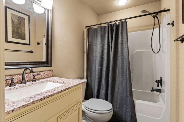 14 Holcombe Lane, Bella Vista, AR 72714