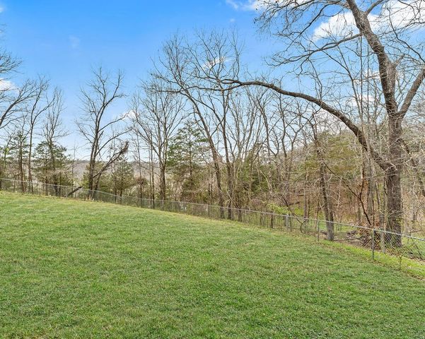 14 Holcombe Lane, Bella Vista, AR 72714