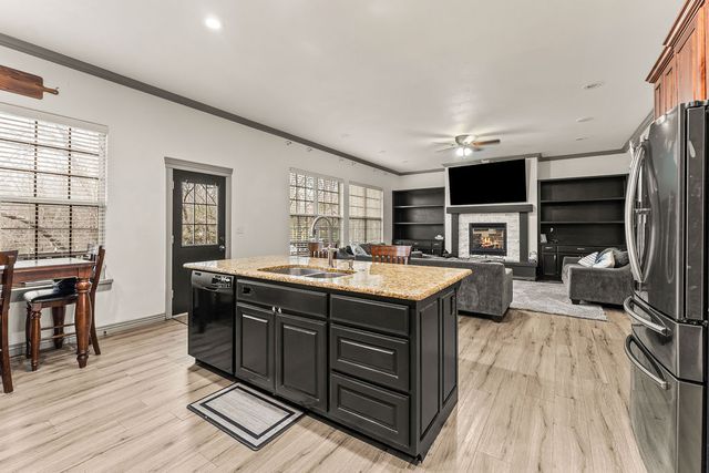 14 Holcombe Lane, Bella Vista, AR 72714