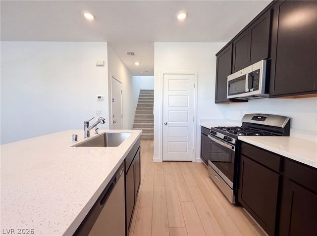 313 Crescent Glow Lane, Henderson, NV 89015
