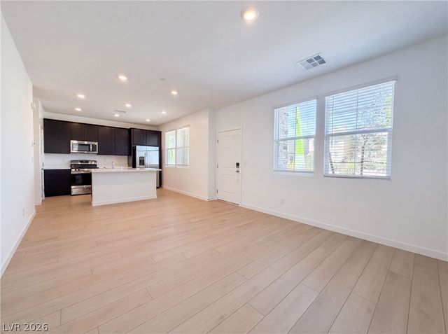 313 Crescent Glow Lane, Henderson, NV 89015