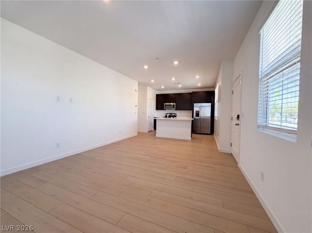 313 Crescent Glow Lane, Henderson, NV 89015
