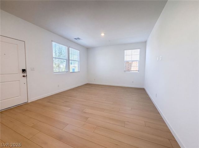 313 Crescent Glow Lane, Henderson, NV 89015