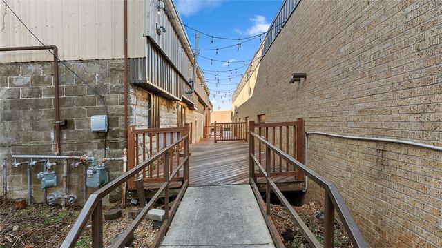 117 W Walnut Street, Rogers, AR 72756