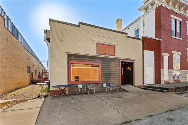 117 W Walnut Street, Rogers, AR 72756