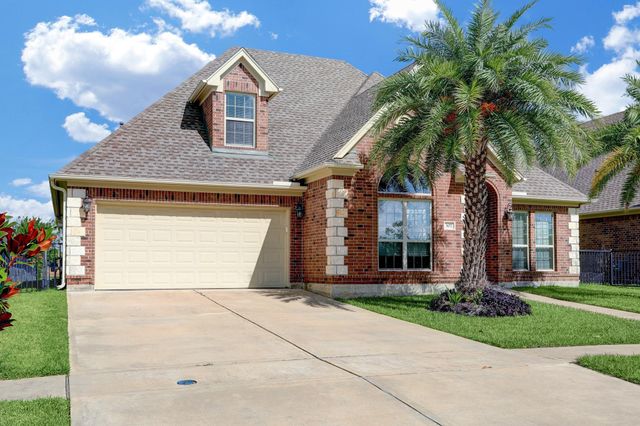 307 Twin Timbers Lane, Kemah, TX 77565