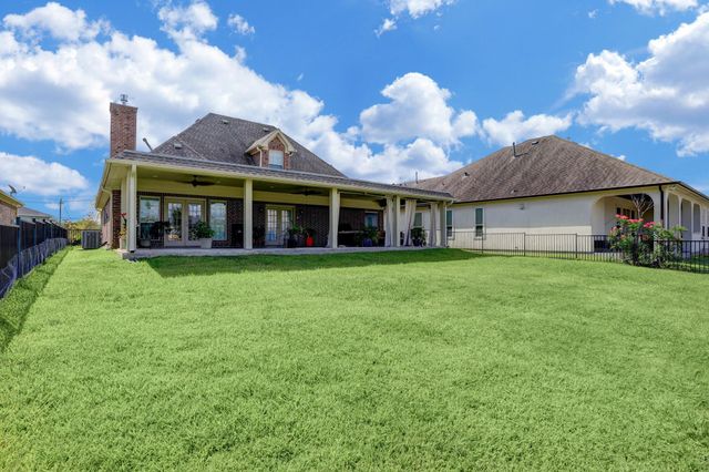 307 Twin Timbers Lane, Kemah, TX 77565