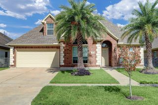 307 Twin Timbers Lane, Kemah, TX 77565