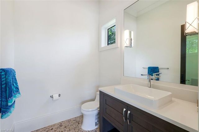 541 Whispering Pine CT, Naples, FL 34103