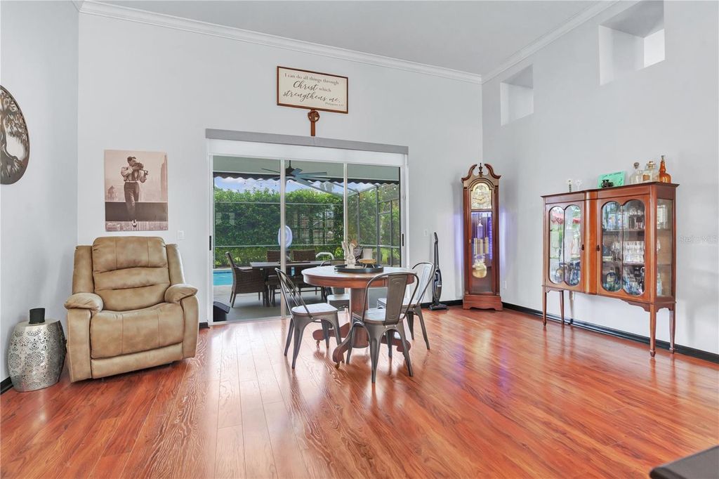 Image 5 of property listing at 8063 LAUREL RIDGE DRIVE, Mount Dora, FL 32757