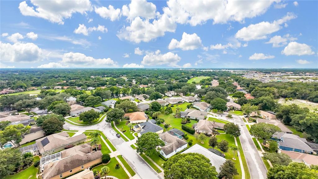 Image 41 of property listing at 8063 LAUREL RIDGE DRIVE, Mount Dora, FL 32757