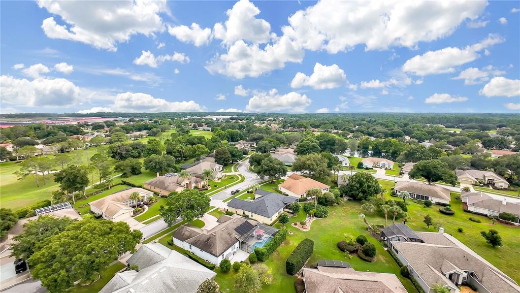 Image 43 of property listing at 8063 LAUREL RIDGE DRIVE, Mount Dora, FL 32757