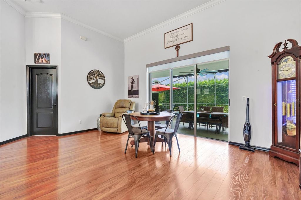 Image 6 of property listing at 8063 LAUREL RIDGE DRIVE, Mount Dora, FL 32757