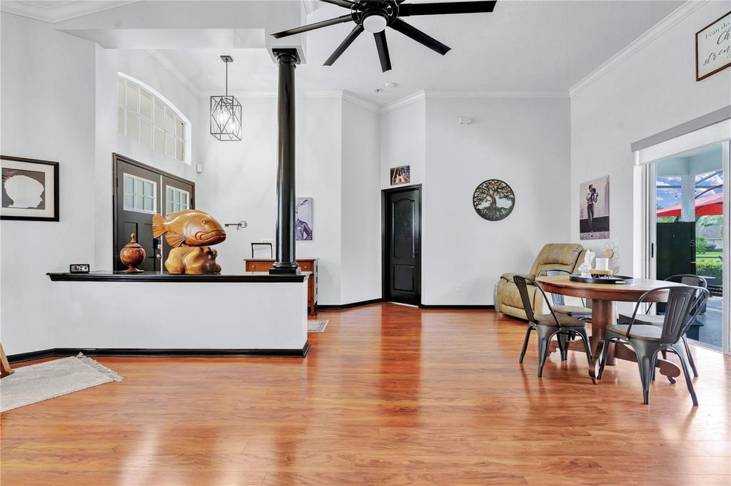Image 10 of property listing at 8063 LAUREL RIDGE DRIVE, Mount Dora, FL 32757
